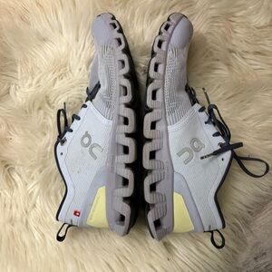 On Running Cloudstratus Light Blue and Yellow Shoes ON W CLOUD X 3 SHIFT sz 8